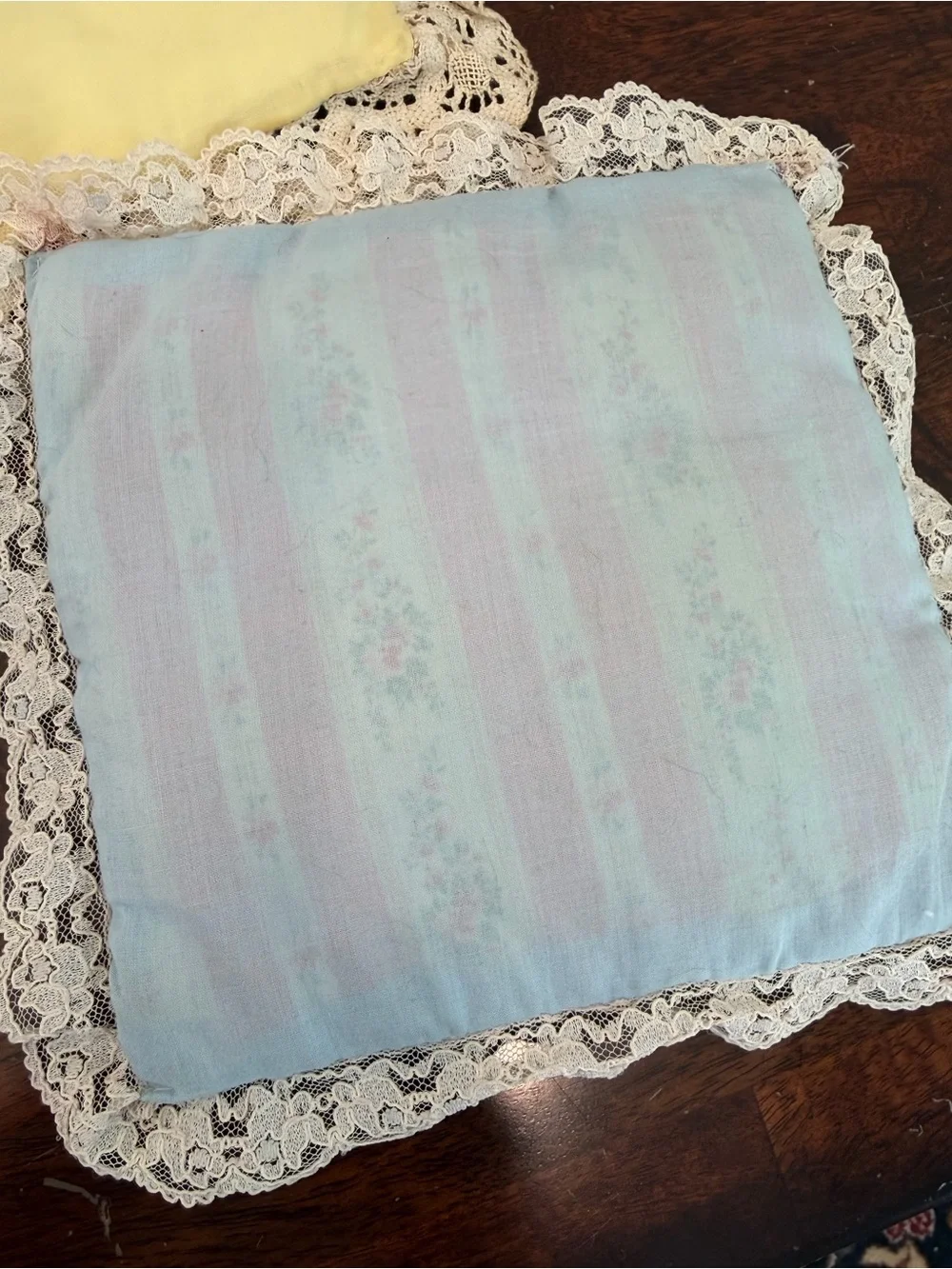 Vintage cathedral window quilted W/ lace pillow set of 3 11”x11”, 9”x9” cottage